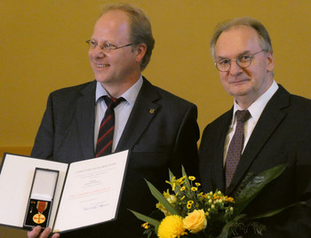 ENrico Rummel mit Ministerpräsident Reiner Haseloff