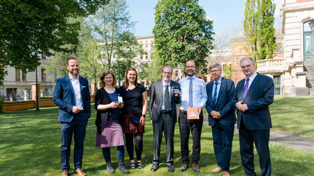 Gruppenbild der Ehrung in der Staatskanzlei