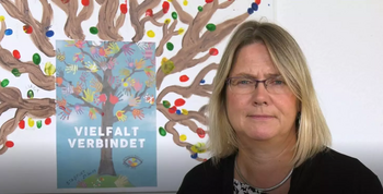 Susi Moebbeck beim Videostatement zum Integrationskonzept